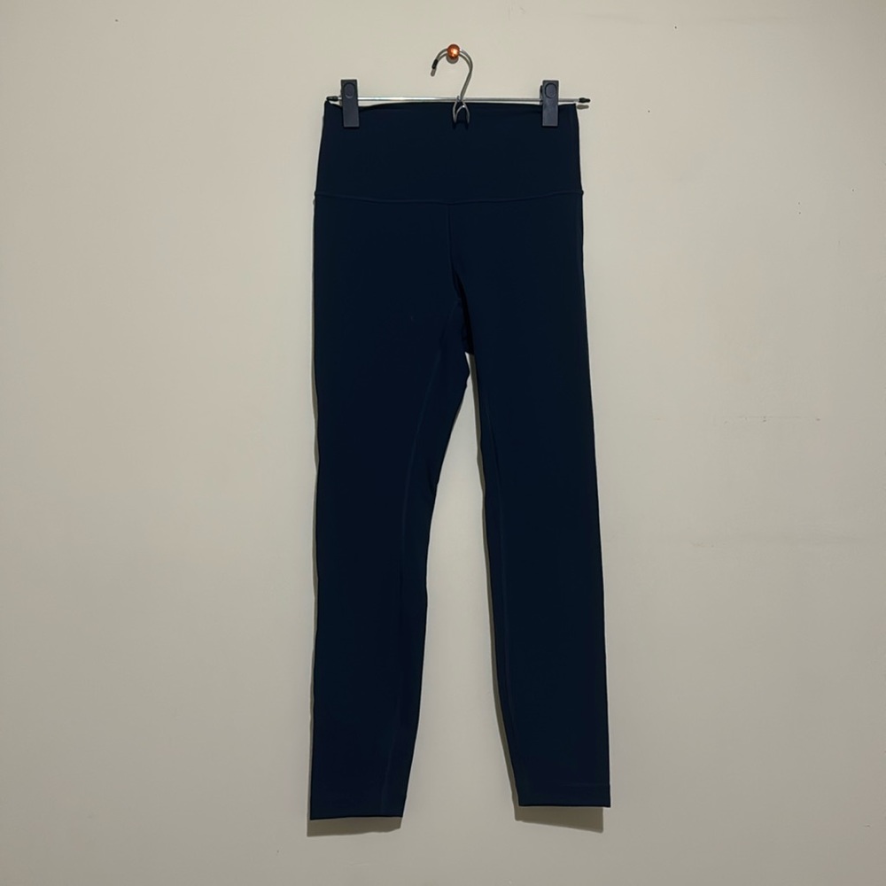 Lululemon Wunder Under size 6 Navy 25 Inch